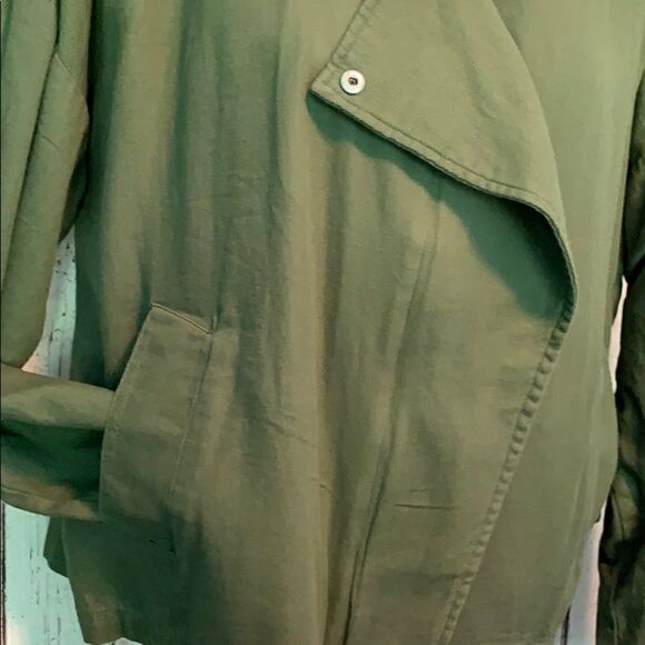 Green crop army style jacket Med worn once - Picture 5 of 8